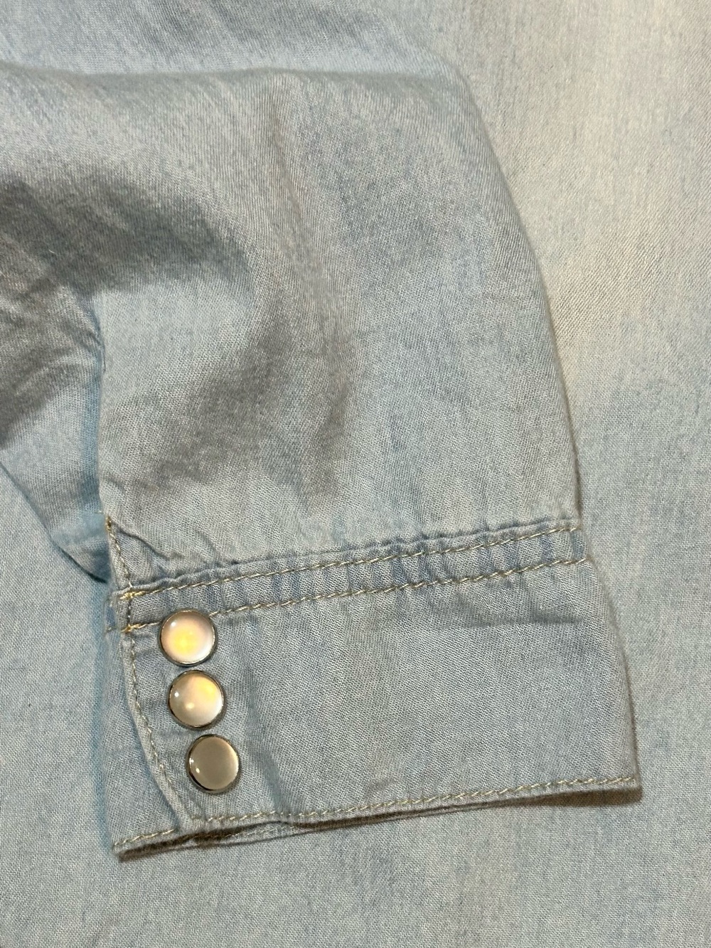 Love Notes Light Blue 100% cotton snap button Down Shirt - Picture 9 of 10